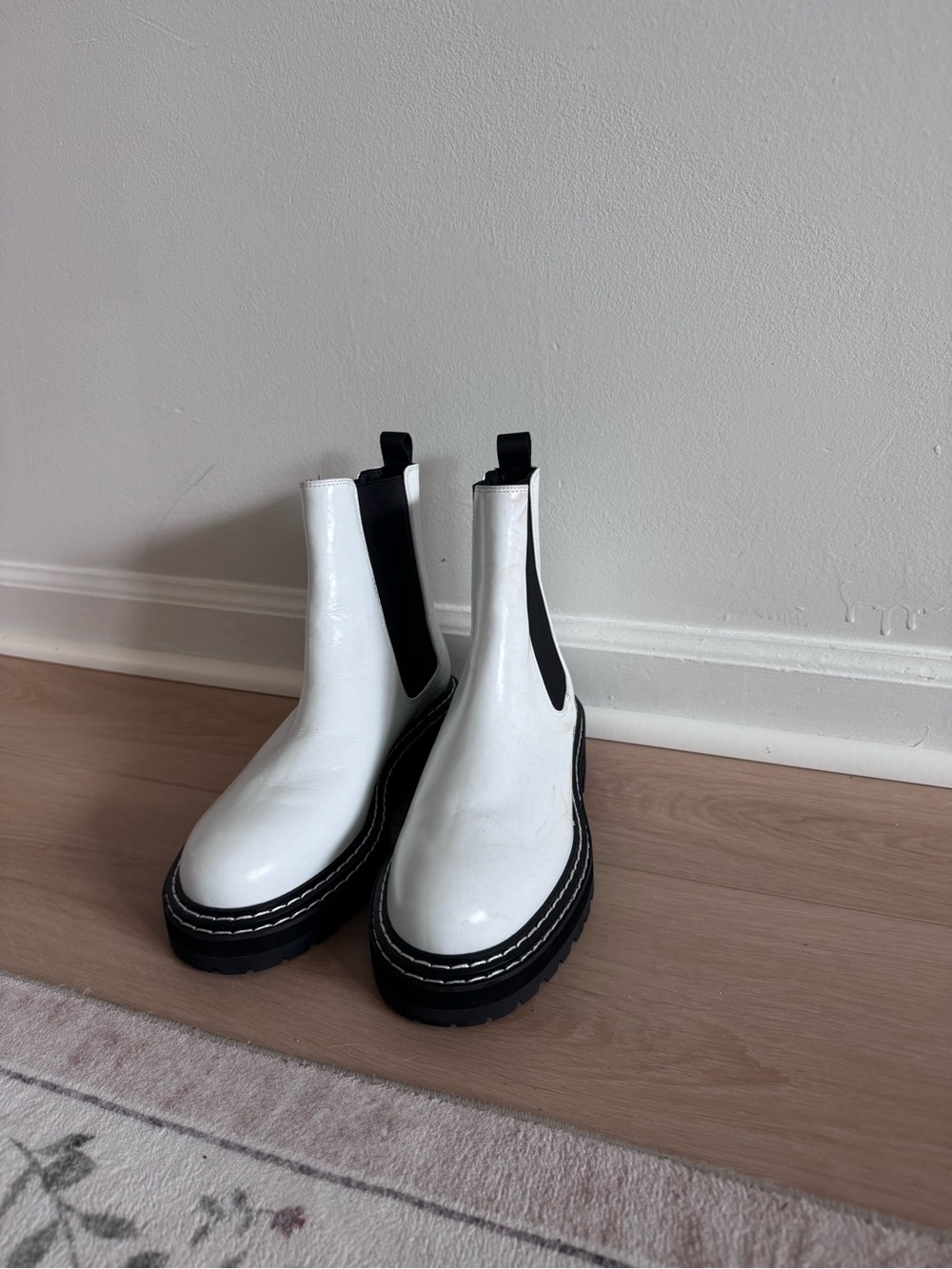 Minelli White Chelsea Platform Boots with Black Accents